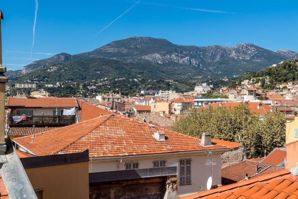 Between The Roofs Of Menton Old Town And The Sea Eksteriør bilde